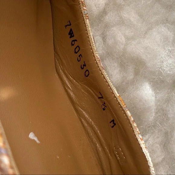 Elegant Multicolor Slingback Heels - Picture 7 of 9